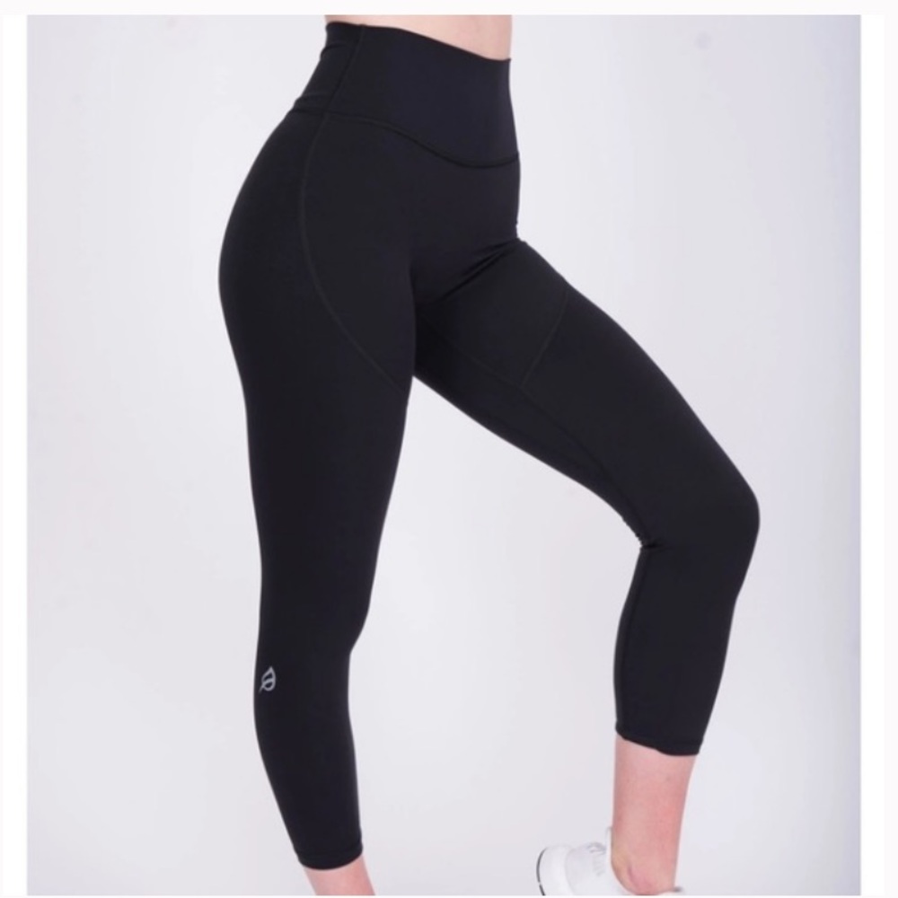 P'tula Black High-Waist 7/8 Leggings